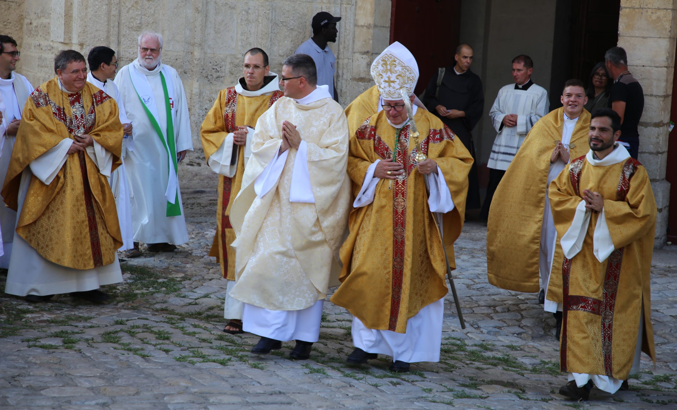 ordinations juillet 2023 diacres et pretres cathedrale montpellier