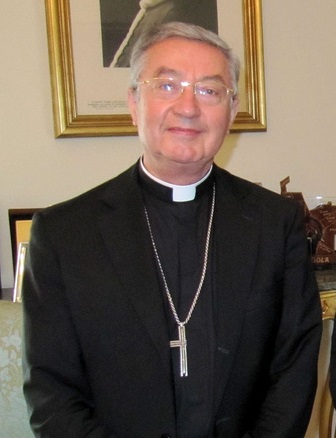 Mgr_Jean_Louis_Bruguès (002)